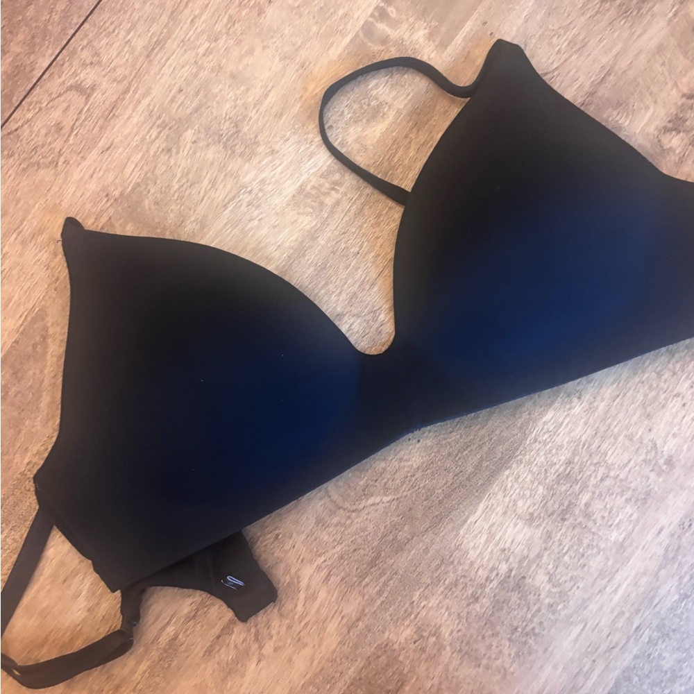 Victoria Secret Black Women's Bra. 32D